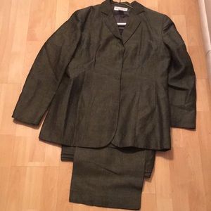 Jones Wear 3 piece suit